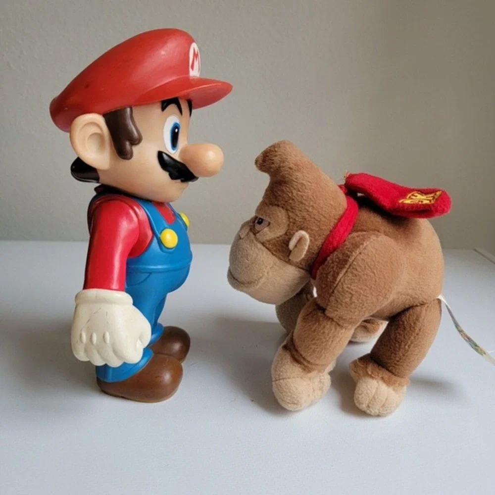 SUPER‎ MARIO Hard Solid Plastic Figure & DK Donkey Kong Plush